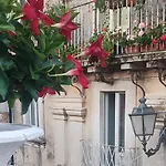 Le Nouveau Grand Tour - Dimora Del Commendatore Alojamento de Acomodação e Pequeno-almoço San Giorgio Morgeto
