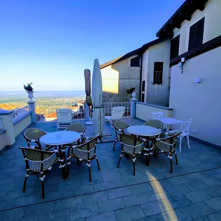 Couette-café Le Nouveau Grand Tour - Dimora Del Commendatore San Giorgio Morgeto