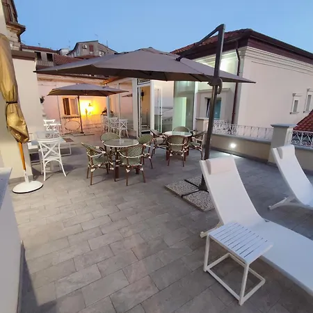 Le Nouveau Grand Tour - Dimora Del Commendatore Couette-café