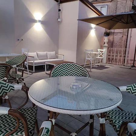 Le Nouveau Grand Tour - Dimora Del Commendatore 3*