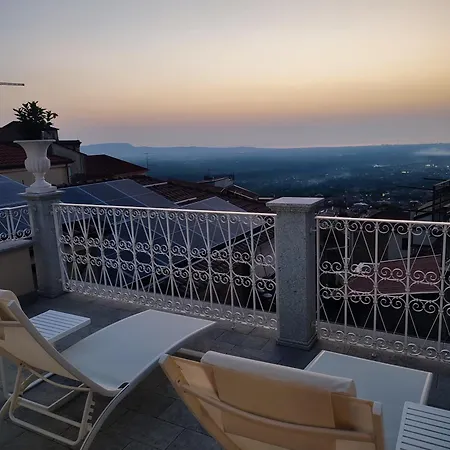 Couette-café Le Nouveau Grand Tour - Dimora Del Commendatore 3*